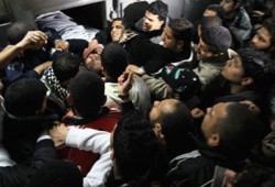 تصاعد العدوان على غزة وارتقاء 12 شهيدًا