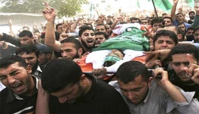 الآلاف يشيعون الشهيد الفلسطيني أبو عرام