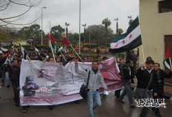 مسيرة طلابية بالمنصورة لنصرة الثورة السورية