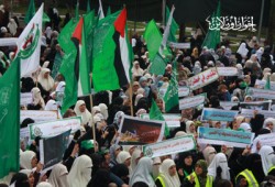 مسيرة نسائية حاشدة بغزة نصرة للأقصى