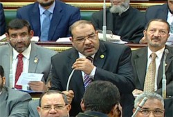 عزب مصطفى يتقدم بمشروع قانون للخصخصة