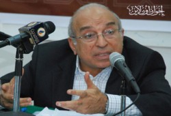 فهمي هويدي يكتب: الشرعية المفترى عليها