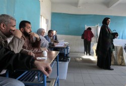 قاضٍ بالجيزة يغيِّر مقر لجنته تيسيرًا على الناخبات