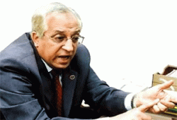 تشريعية الشعب توافق على اتهام وزير الداخلية