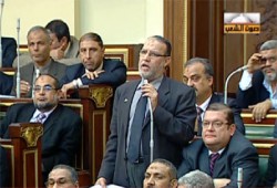 العريان يطالب بمحاكمة وزير الداخلية