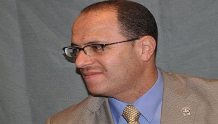 أحمد جاد يلتقي رئيس حي العجمي لحل مشكلة الصرف بالإسكندرية