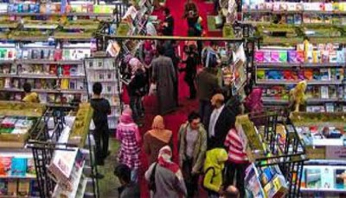 معرض الكتاب.. إقبال غير مسبوق وإغلاق مؤقت