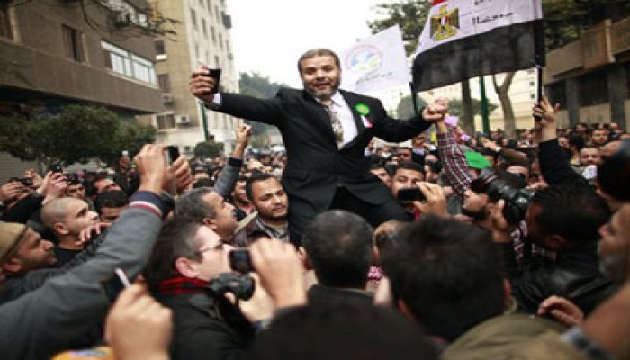 شارع مجلس الشعب.. كرنفال للاحتفال