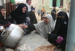 جولات لمرشحة "الحرية والعدالة" للشورى بالفيوم