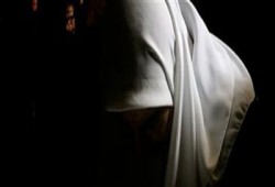 زوجي يدخن ويشاهد أفلامًا خارجة!!