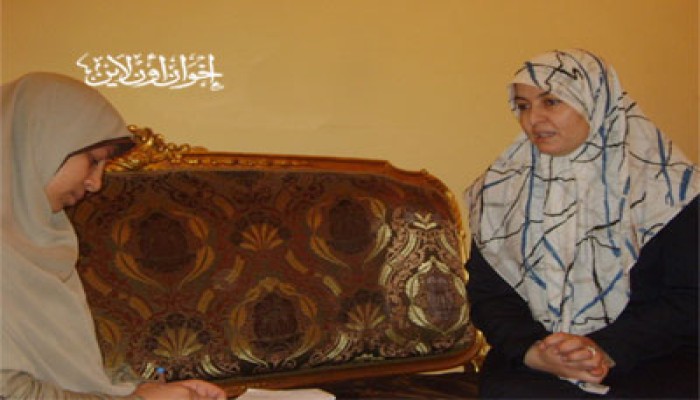(إخوان أون لاين) يحاور أول مسئولة للأخوات المسلمات في ليبيا