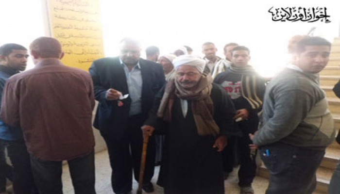 قاضٍ بقنا يتخلَّى عن متابعة الانتخابات للموظفين