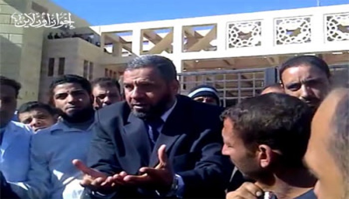 نائب "الحرية والعدالة" ينهي إضراب العمال بالمدن الجديدة