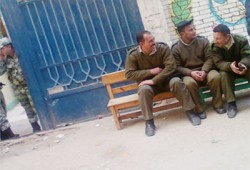 بالصور.. اللجان الانتخابية تبحث عن الناخبين في الشرقية