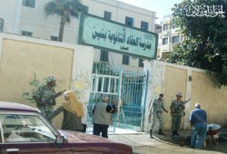 أسوان.. المندوبون يؤخرون فتح لجان التصويت