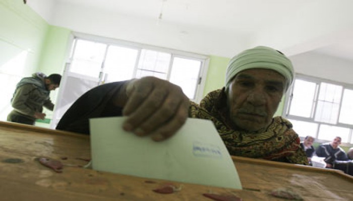 محاولة اقتحام لجنة انتخابية ليلاً بميت غمر