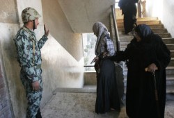 قاض يرفض مساعدة كبار السن على التصويت بأسيوط