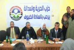 رئيس مدينة يوسف الصديق بالفيوم في ضيافة "الحرية والعدالة"