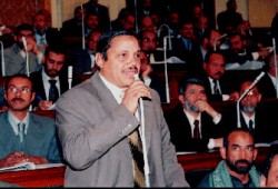 فلول قنا يعتدون على مقرِّ ومنزل هشام القاضي