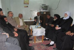 وفد أقباط منفلوط يهنئ "الحرية والعدالة" بأسيوط