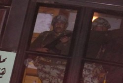 الجيش يحرس فرز صناديق الاقتراع بإستاد العريش