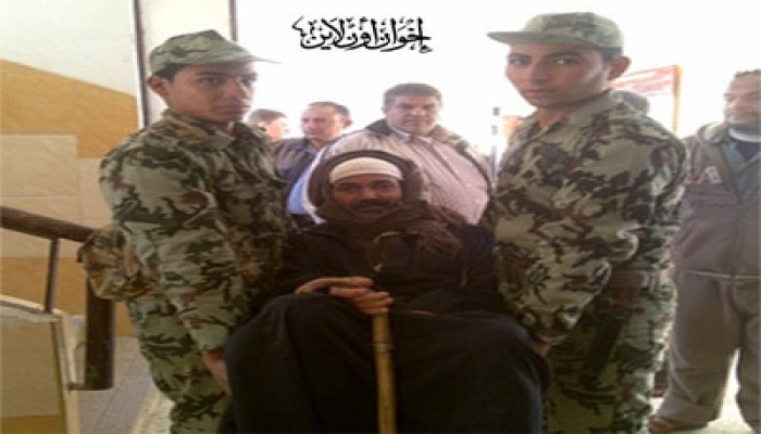 مسنٌّ لم يخرج منذ 10 سنوات يصوت اليوم