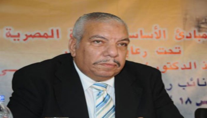 بث مباشر لوقائع الفرز عبر الشاشات بشوارع المنيا