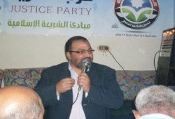 "الحرية والعدالة" ينجح في حلِّ أزمة عمال "بل إيجيبت"