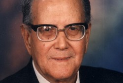 رحيل رئيس المجمعين "العلمي" و"اللغة العربية".. والجنازة اليوم