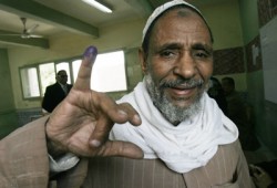 ناخبو كرداسة يسابقون الزمن قبل إغلاق اللجان