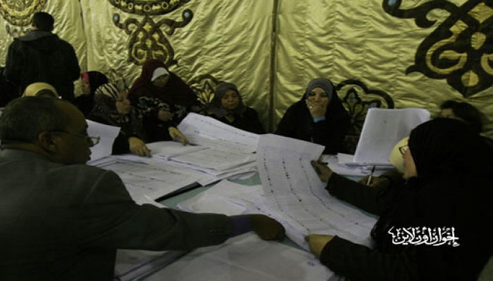 "قانونية" الحرية والعدالة تطالب بتلافي سلبيات الفرز