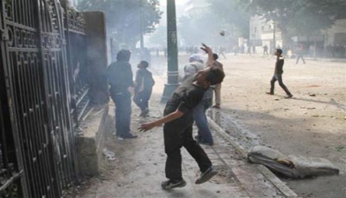 نواب القاهرة الجدد يسعون لتهدئة أحداث "قصر العيني"