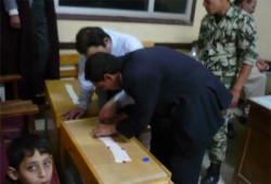 تشميع صناديق الدائرة الثانية بالجيزة ونقلها للفرز