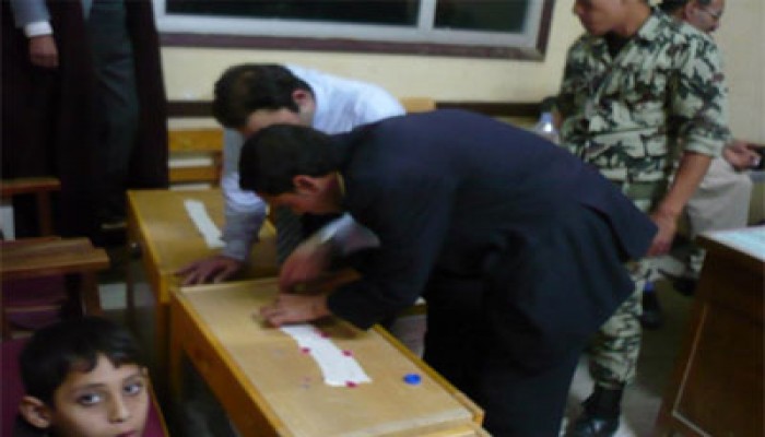 تشميع صناديق الدائرة الثانية بالجيزة ونقلها للفرز