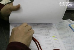 طرد موظفة تصوِّت بدلاً من الناخبين في الشرقية