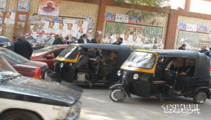 "التوك توك" وسيلة المواصلات في انتخابات "إمبابة"