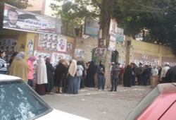 تشويه ملصقات "الحرية والعدالة" لتضليل الناخبين بالعجوزة