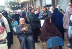 القضاة والمندوبون يؤخرون بدء التصويت في الوراق وأوسيم