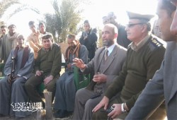 حلمي والشبرجي يهدآن الأوضاع في عزبة "دوس" بأسيوط