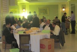 الناخبون المصريون بالكويت يردون على بيان السفارة