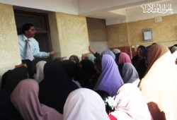 موظفو الحي بـ"دار السلام" يمنعون الناخبين من التصويت!