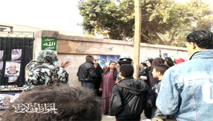 الجيش يزيل الدعاية المخالفة بدمياط