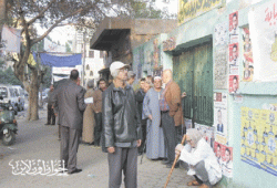 الناخبون يجبرون لجان حلوان على مواصلة التصويت
