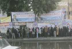 ازدحام أمام مقار اللجان بـ"جاردن سيتي" رغم الأمطار