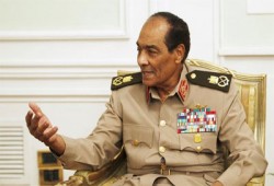 المشير يلتقي مرشحين للرئاسة ورؤساء الأحزاب