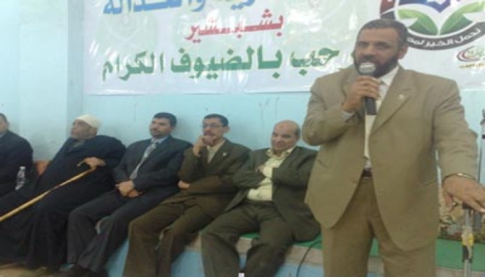 أهالي المنوفية يستقبلون مرشحي "الحرية والعدالة"