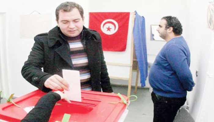 "الوول ستريت جورنال": انتخابات تونس اختبار للديمقراطية