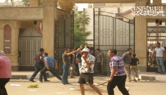 طلاب المنصورة يطالبون بتدخل المشير بعد إصابة 30