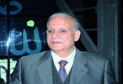 أحمد فؤاد باشا يدير نادي هيئة التدريس بجامعة القاهرة