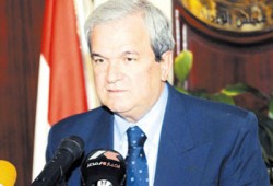 خورشيد يعد بحل أزمة "المراكز البحثية".. والأساتذة: التنفيذ أولاً